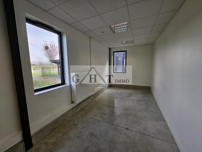 Industrial in Moissy-Cramayel for lease - Interior Photo - Image 3 of 6