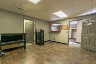 114 Judge Gresham Rd, Johnson City, TN for lease Interior Photo- Image 2 of 8