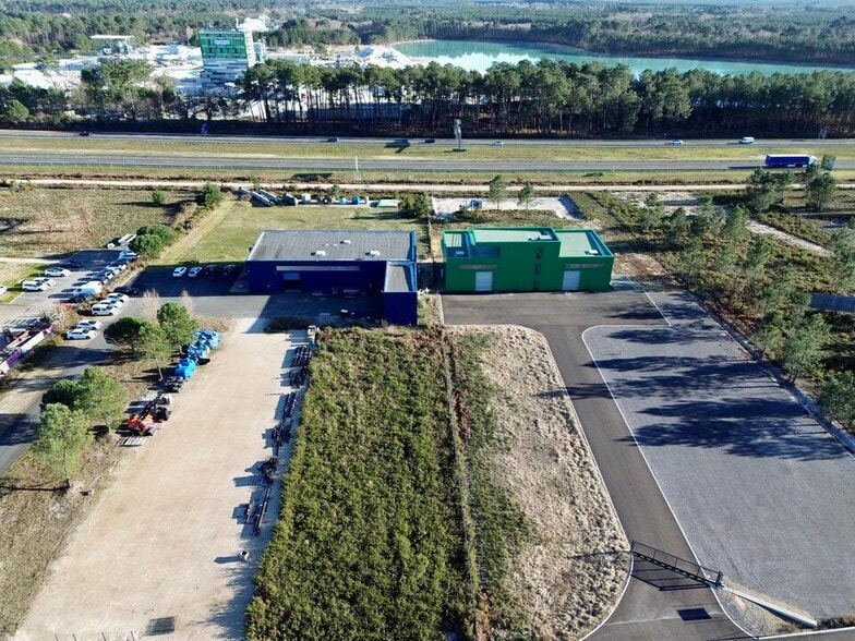 Flex in Bordeaux for sale - Aerial - Image 2 of 12