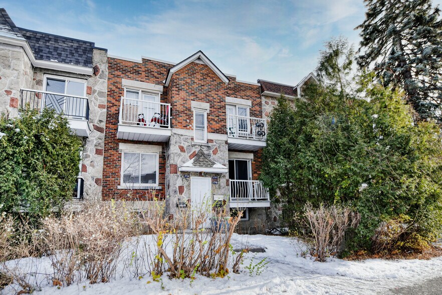 2710 Rue Sherbrooke E, Montréal, QC à vendre - Photo principale - Image 1 de 18