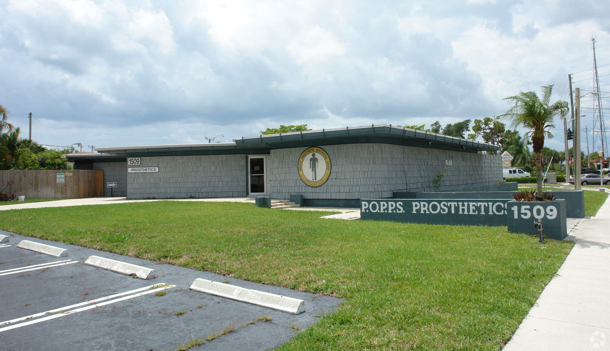 1509 Prosperity Farms Rd, Lake Park, FL for lease Primary Photo- Image 1 of 8