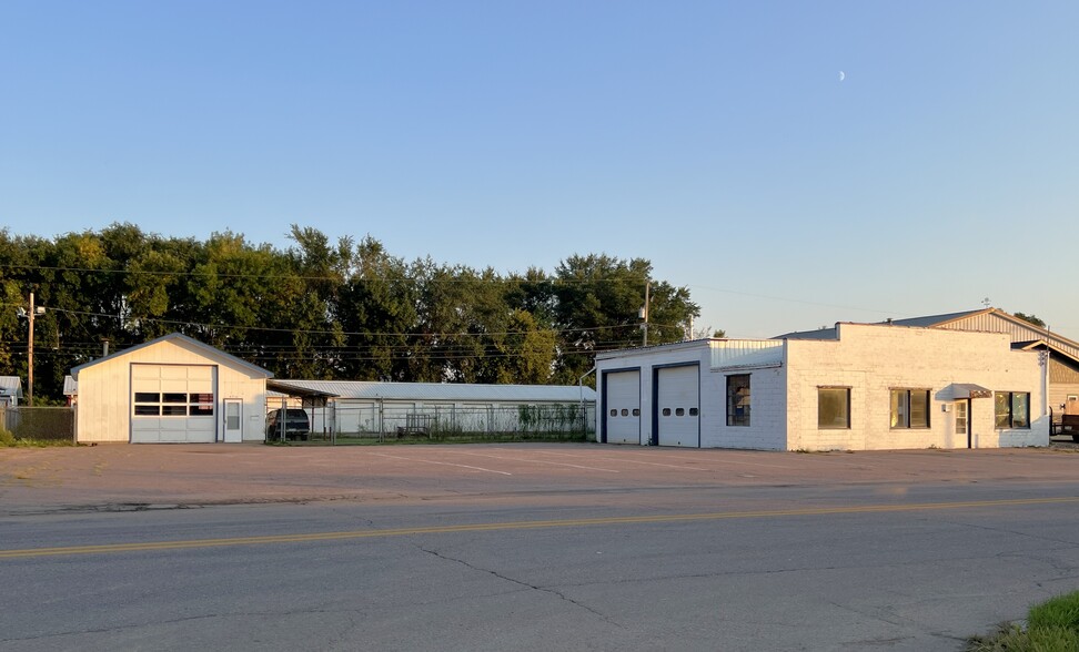 4208-10 Floyd Blvd, Sioux City, IA for sale - Primary Photo - Image 1 of 1