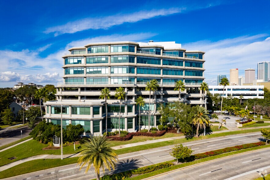 601 Bayshore Blvd, Tampa, FL à louer - Photo du bâtiment - Image 3 de 10