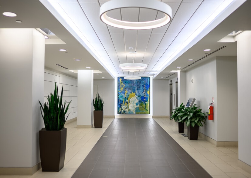 100 E Pine St, Orlando, FL for sale - Interior Photo - Image 2 of 23