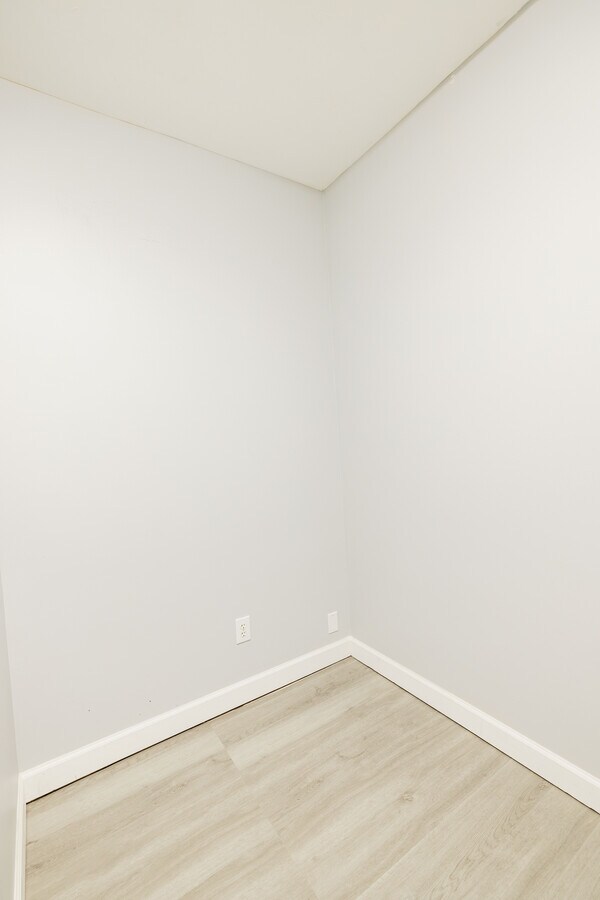 1301-1304 Macy Dr, Roswell, GA 30076 - Unit 1302 - - Interior Photo - Image 2 of 47