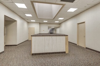 Plus de détails pour 1575 Hillside Ave, New Hyde Park, NY - Bureau à vendre