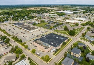 1501 Creston Park Dr, Janesville, WI for sale Interior Photo- Image 2 of 7