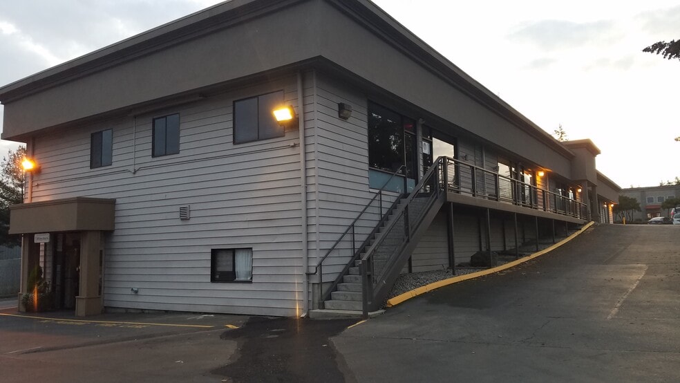 6520 212th St SW, Lynnwood, WA for lease - Building Photo - Image 2 of 3