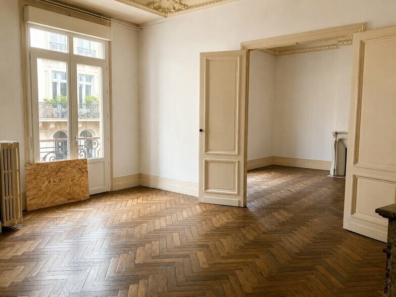 50 Cours Pasteur, Bordeaux for sale - Interior Photo - Image 1 of 7