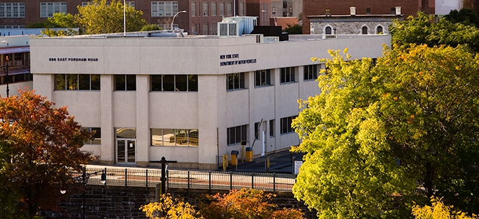 696 E Fordham Rd, Bronx, NY for lease - Building Photo - Image 2 of 5