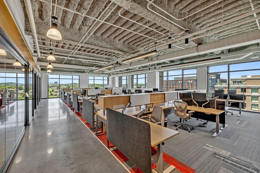 500 11th Ave N, Nashville, TN for lease - Interior Photo - Image 2 of 31