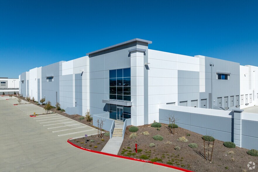 3120 Wilson Ave, Perris, CA à louer - Photo du bâtiment - Image 2 de 6