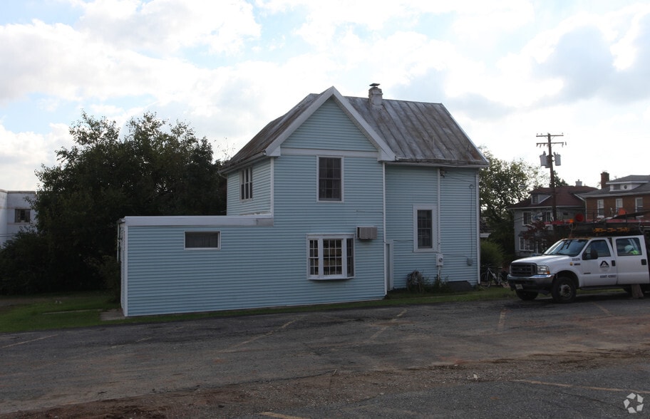 4312 Hamilton St, Hyattsville, MD à louer - Photo du bâtiment - Image 3 de 3