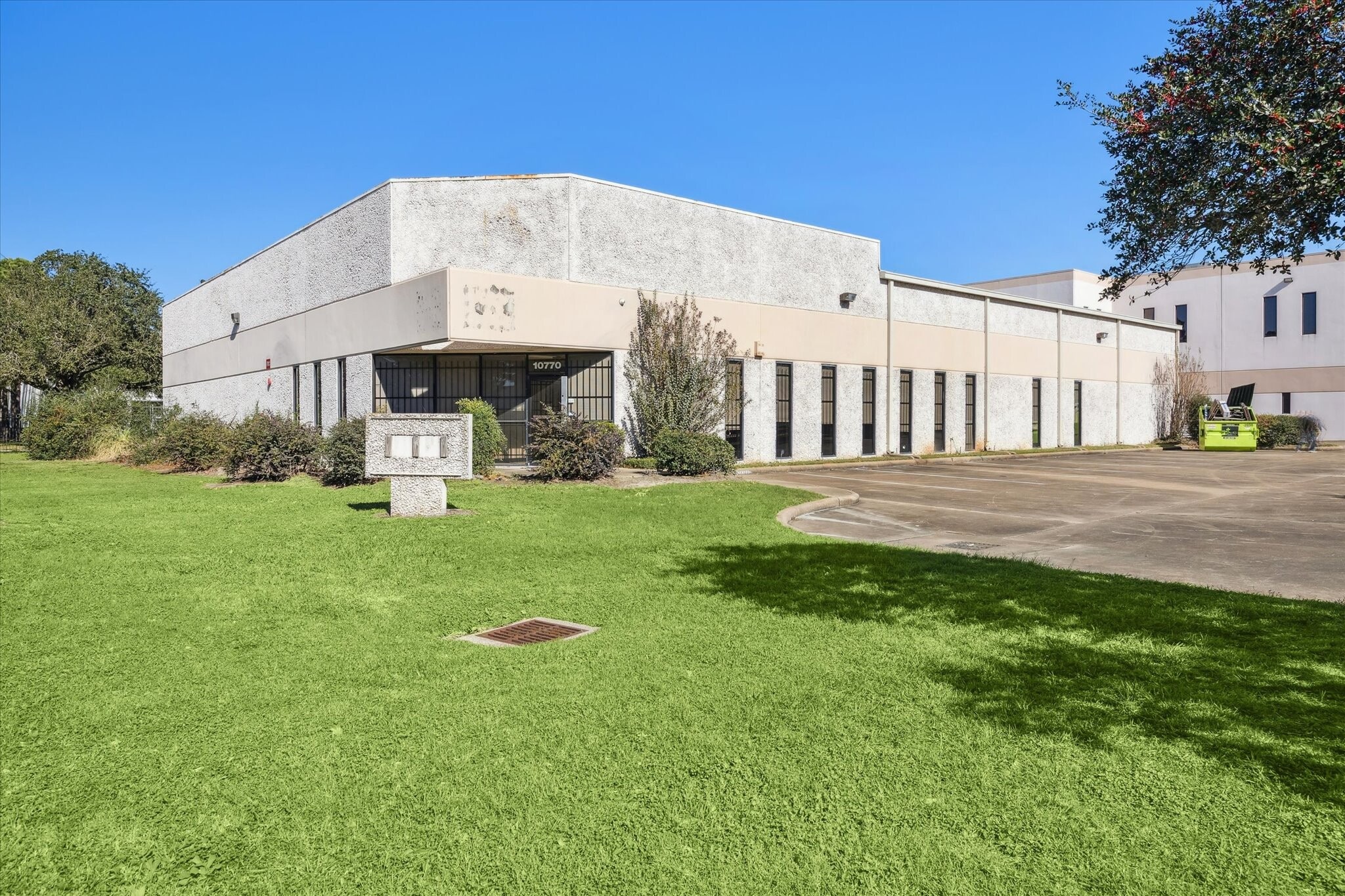10770 Moss Ridge Rd, Houston, TX for lease Primary Photo- Image 1 of 5