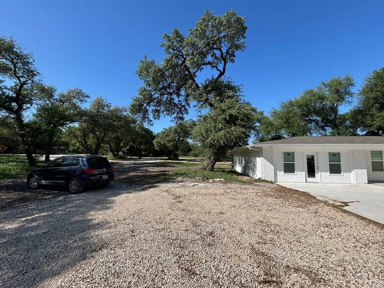 8060 Highway 290 W, Austin, TX à louer - Photo du bâtiment - Image 2 de 9