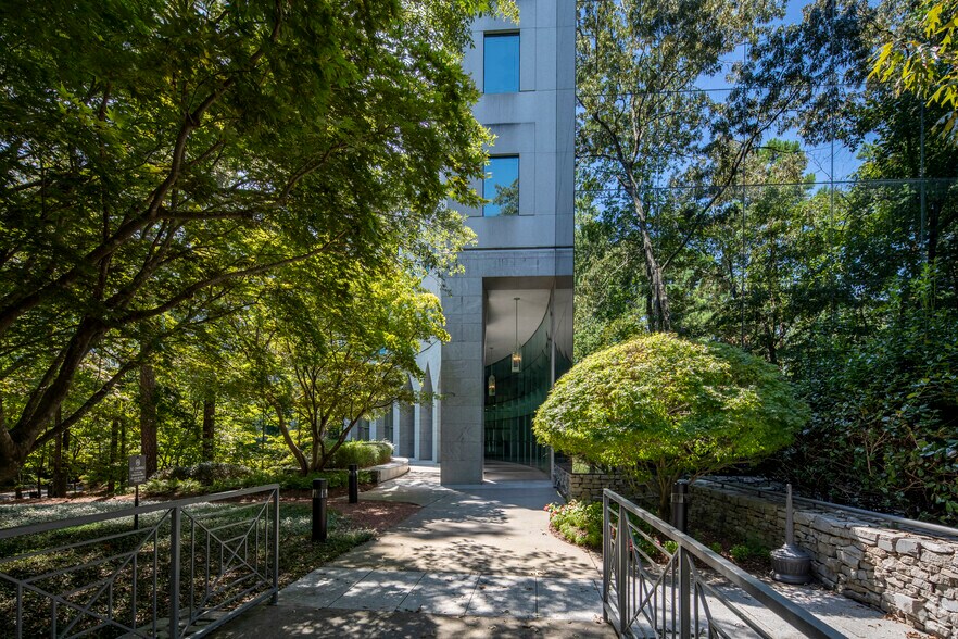 1000 Urban Center Dr, Vestavia Hills, AL à louer - Photo du bâtiment - Image 2 de 11