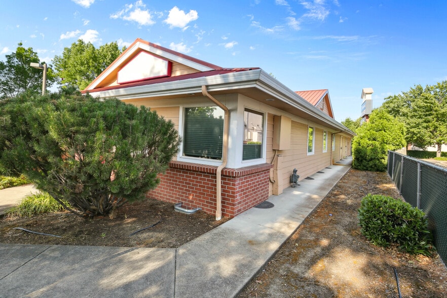 81 Freeman Ct, Central Point, OR à vendre - Photo du bâtiment - Image 2 de 37