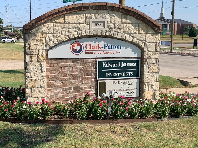 875 Straus Rd, Cedar Hill, TX for lease - Building Photo - Image 2 of 11