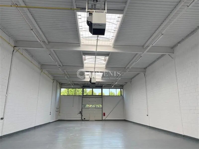 Flex in Sucy-en-Brie for lease Building Photo- Image 1 of 7