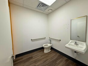 603-641 Peters Creek Pky, Winston-Salem, NC for lease Interior Photo- Image 2 of 4