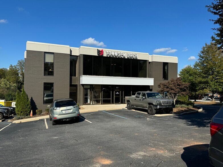 1306 S Church St, Greenville, SC à louer - Photo du bâtiment - Image 3 de 10