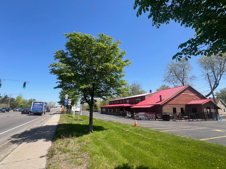 1537 Union Rd, West Seneca, NY à vendre - Photo du bâtiment - Image 2 de 6