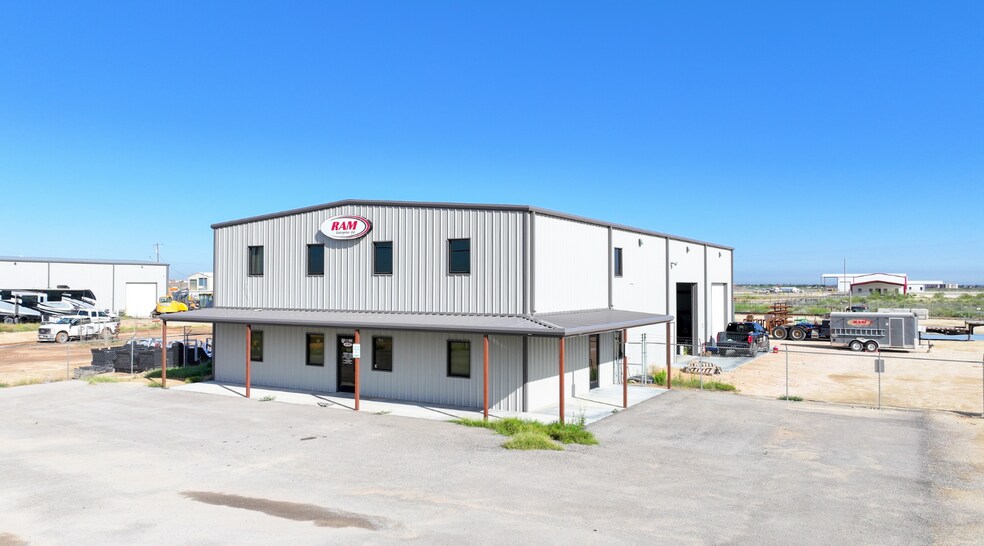 8260 W Interstate 20, Odessa, TX à louer - Photo du bâtiment - Image 1 de 30