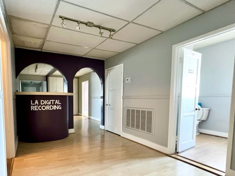 4419-4421 Lankershim Blvd, North Hollywood, CA for lease - Interior Photo - Image 3 of 15