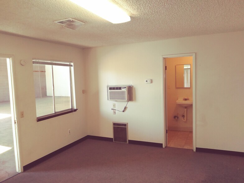 4674 E Waterloo Rd, Stockton, CA for lease - Interior Photo - Image 3 of 4