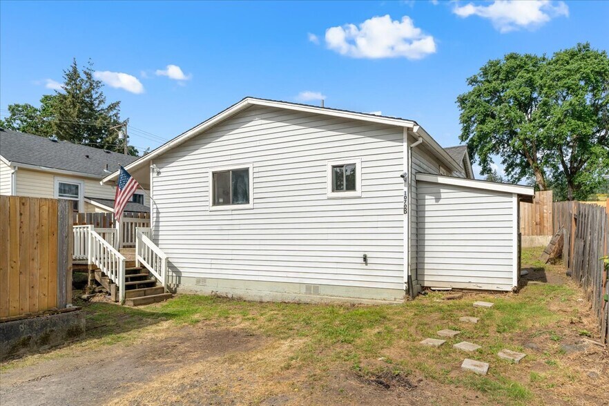 1070 Deer Island Rd, Saint Helens, OR à vendre - Photo du bâtiment - Image 2 de 24
