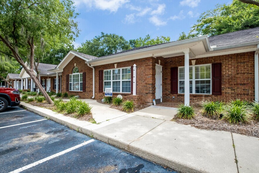 2888 Mahan Dr, Tallahassee, FL à louer - Photo du bâtiment - Image 2 de 20