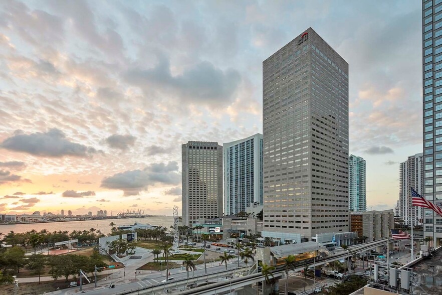 201 S Biscayne Blvd, Miami, FL à louer - Aérien - Image 2 de 10