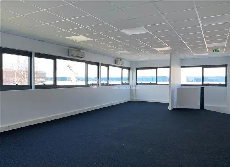 Flex in Bonneuil-sur-Marne for lease - Interior Photo - Image 2 of 6