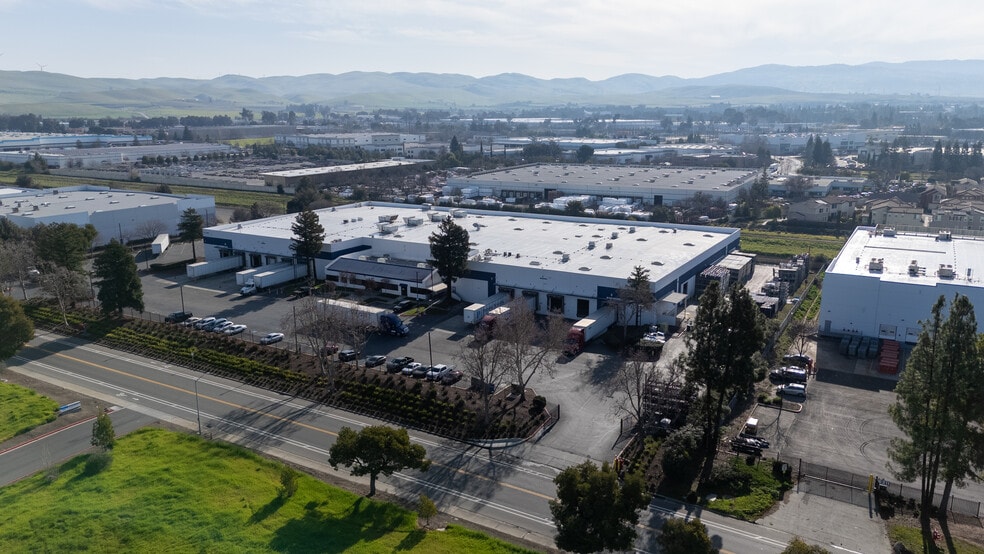 6383 Las Positas Rd, Livermore, CA for lease - Building Photo - Image 3 of 7