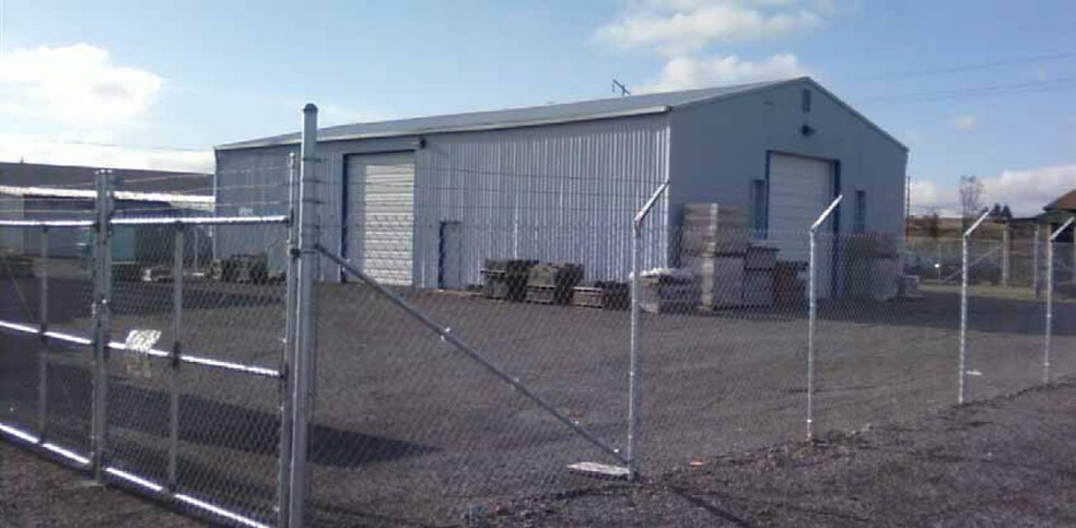LAKEWOOD INVESTMENT ASSEMBLAGE portefeuille de 3 propriétés à vendre sur LoopNet.ca - Photo du bâtiment - Image 3 de 3