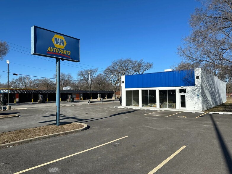 1130 E Dundee Rd, Palatine, IL à louer - Photo du bâtiment - Image 2 de 11