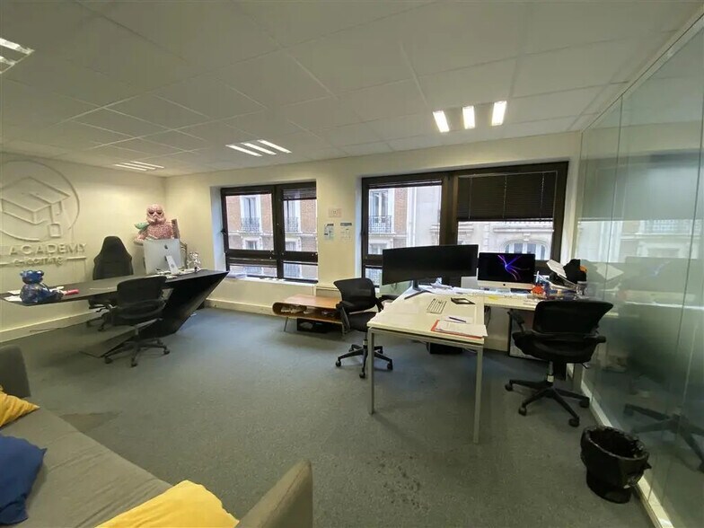 Office in Neuilly-sur-Seine for lease - Building Photo - Image 3 of 8