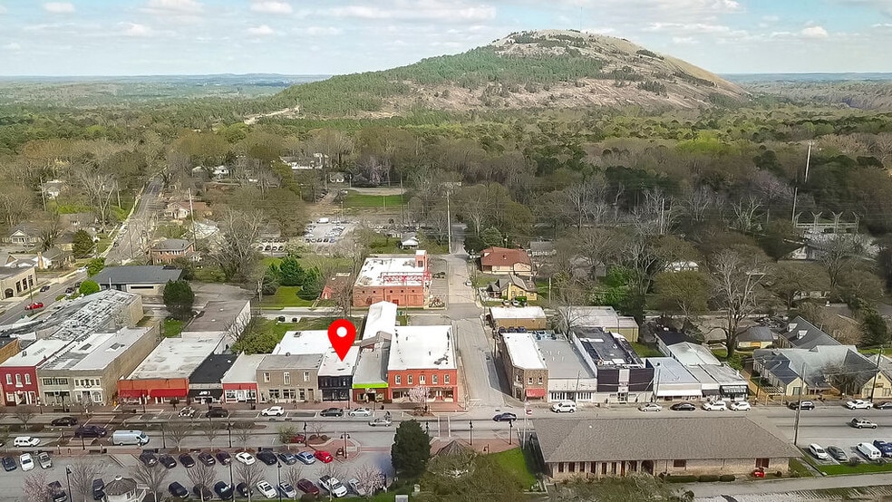 941 Main St, Stone Mountain, GA for lease - Building Photo - Image 1 of 15