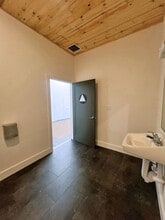 1915-1995 Mendocino Ave, Santa Rosa, CA à louer Photo intérieure- Image 1 de 9