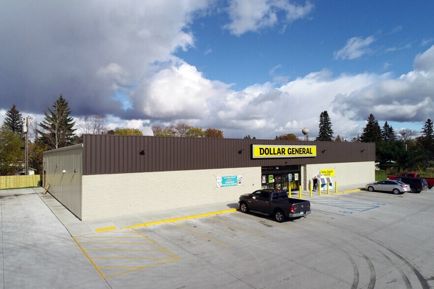 3209 Thumb Lake Rd, Boyne Falls, MI à vendre - Photo principale - Image 1 de 1