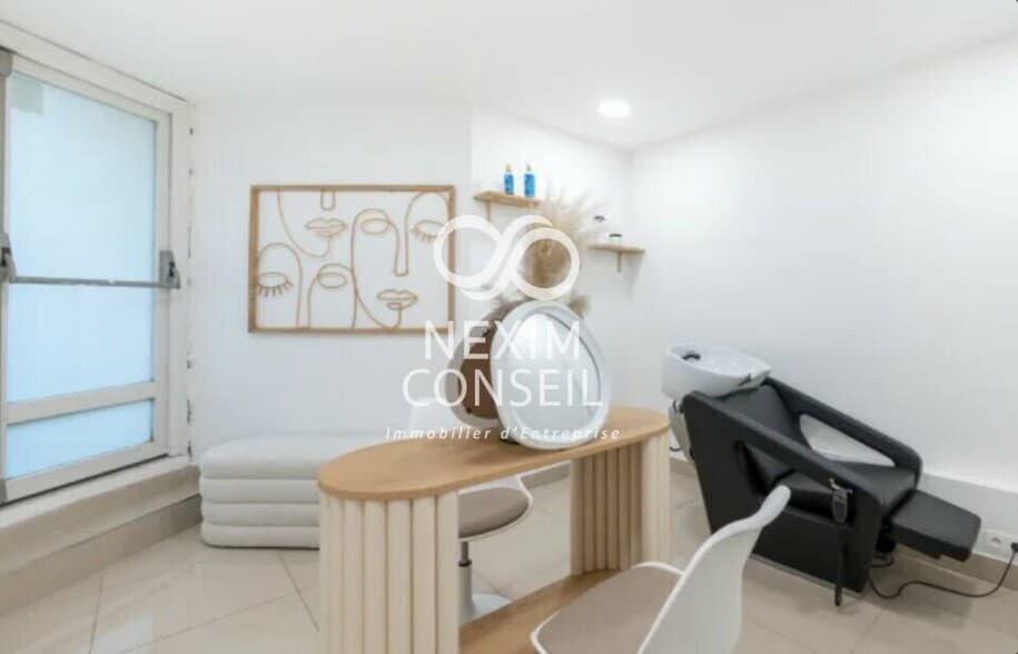 Office in Suresnes for sale - Interior Photo - Image 3 of 17