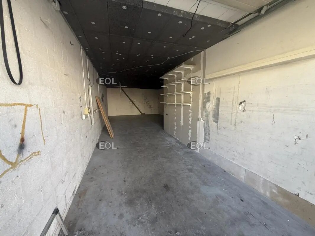 Flex in La Queue-en-Brie for lease Interior Photo- Image 1 of 17