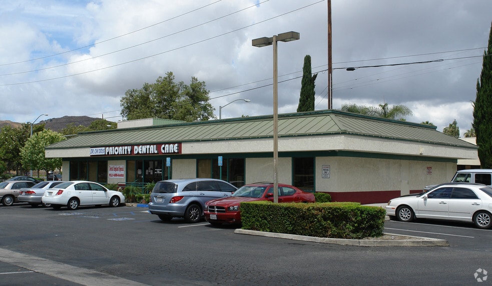 4505-4585 La Sierra Ave, Riverside, CA for lease - Building Photo - Image 2 of 4