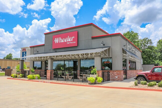 More details for 211 N US Highway 75, Denison, TX - Retail for Sale
