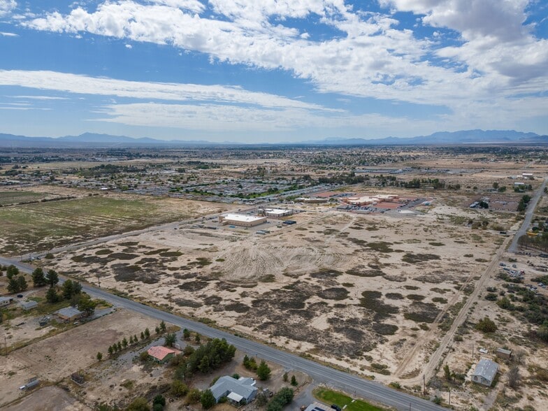 631 W Basin Ave, Pahrump, NV à vendre - Photo principale - Image 1 de 2