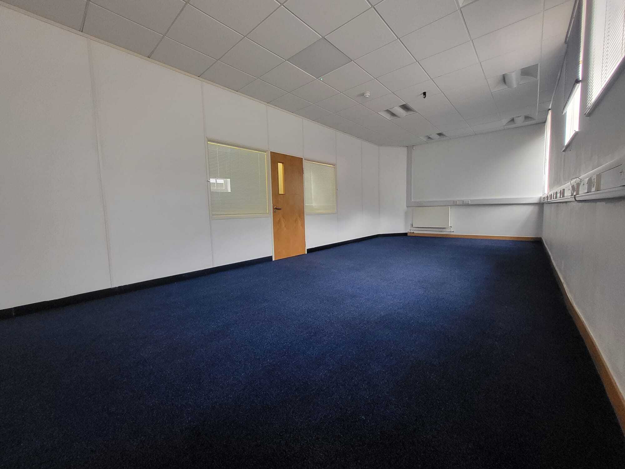 2-4 George St, Grays for lease Interior Photo- Image 1 of 4