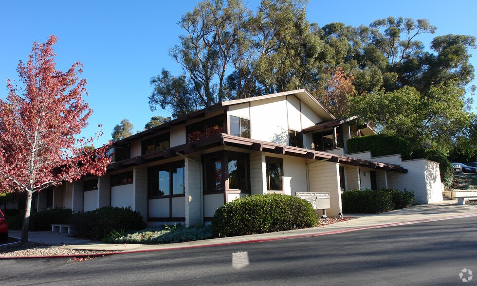 628 California Blvd, San Luis Obispo, CA à louer - Photo du bâtiment - Image 2 de 10