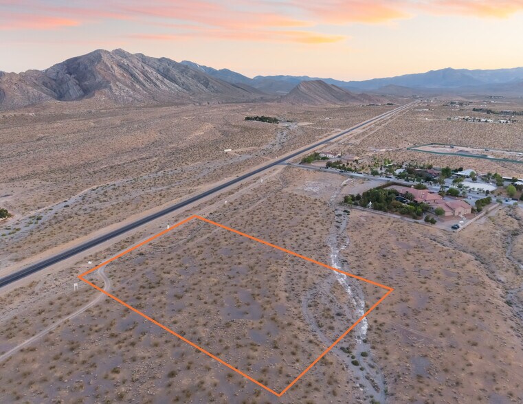 Kyle Canyon Rd, Las Vegas, NV à vendre - Photo du bâtiment - Image 2 de 12