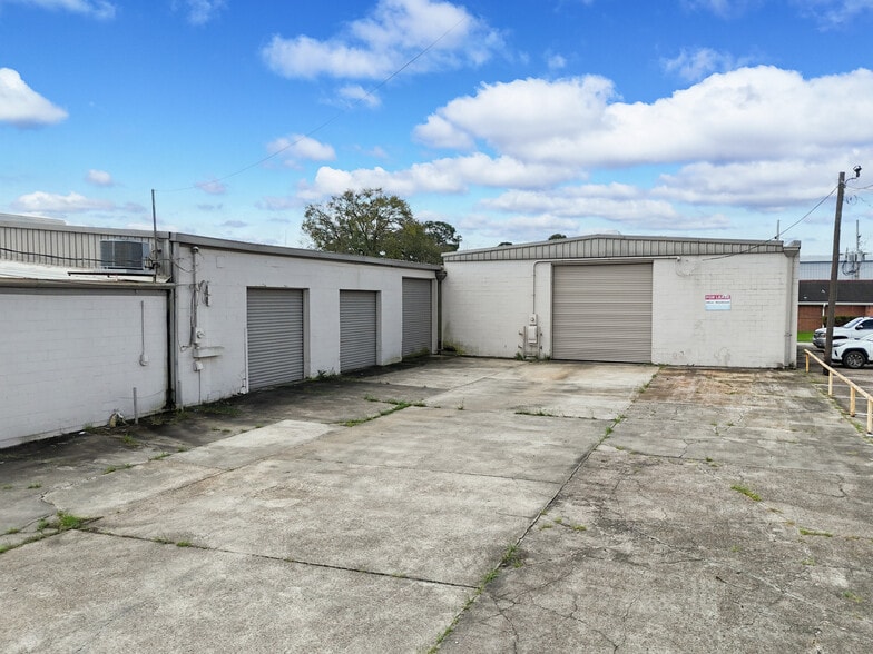 1120 Lafayette St, Gretna, LA à louer - Photo du bâtiment - Image 3 de 17