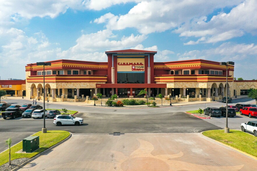 1901-2001 W Trenton Rd, Edinburg, TX for sale - Building Photo - Image 1 of 12